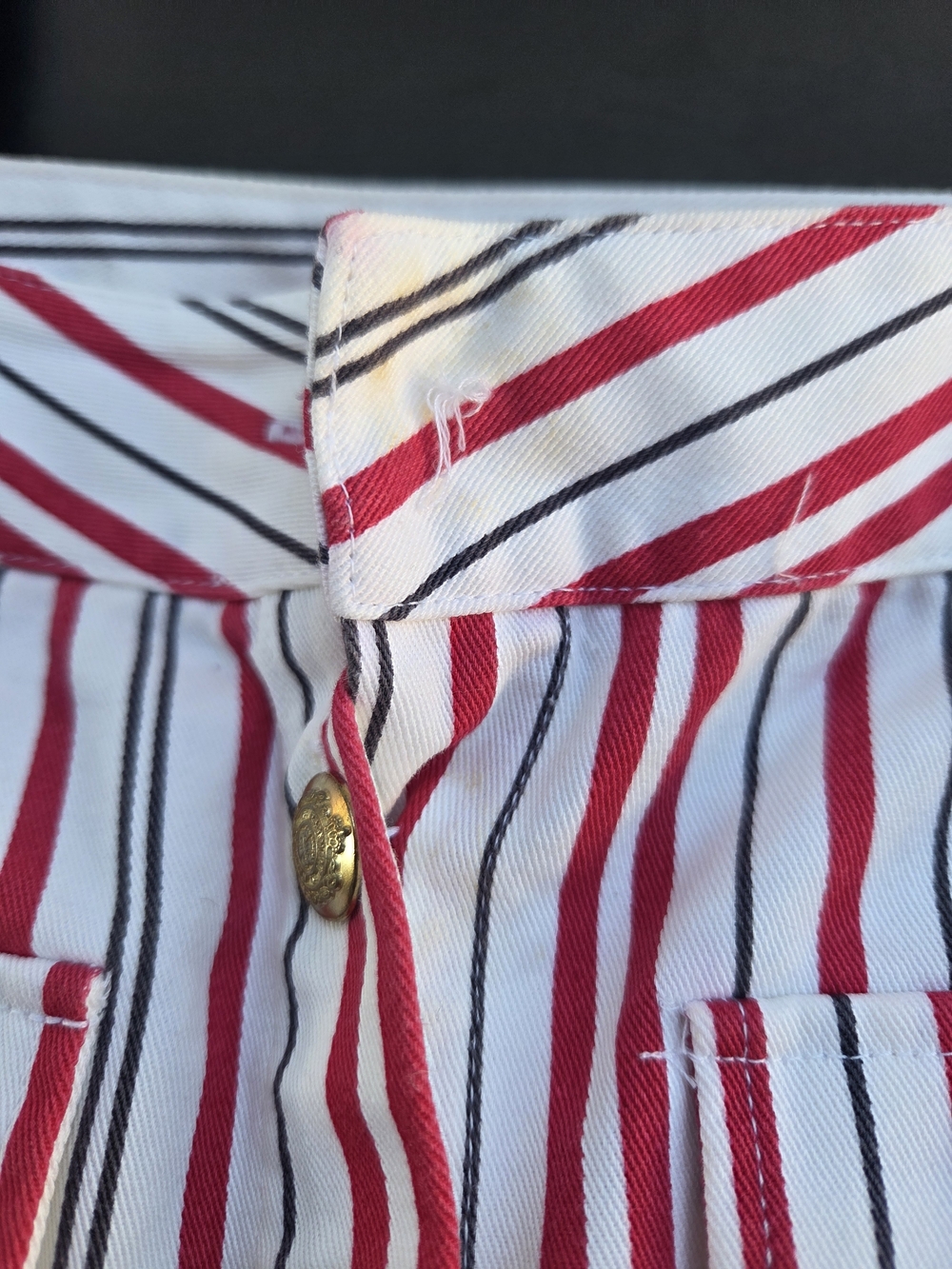 Forever 21 Red Lemon Print Button-Up - Picture 15 of 17